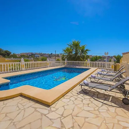 Lisa - Plusholidays Willa Calpe